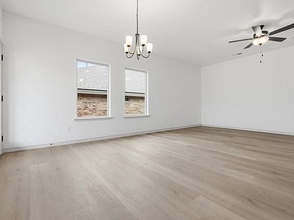 5th image of 2706 Shirley Dr