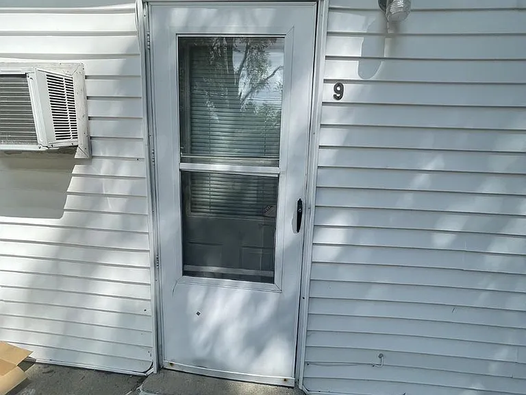 416 E 2nd St — Photo 52