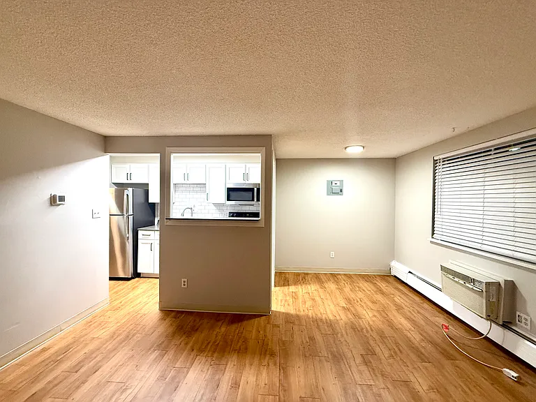 1303 Columbine St #303 — Photo 4