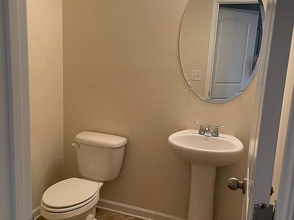 4th image of 399 Promised Land Dr