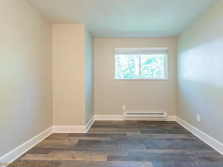3325-3331 SW Garden View Dr — Photo 13