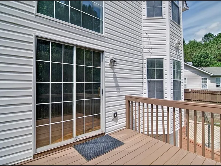 542 Parkstone Ln — Photo 33