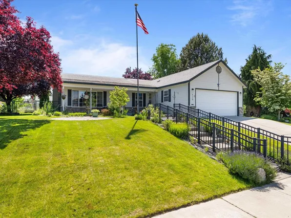 4110 Hilltop Dr, Pasco, WA 99301