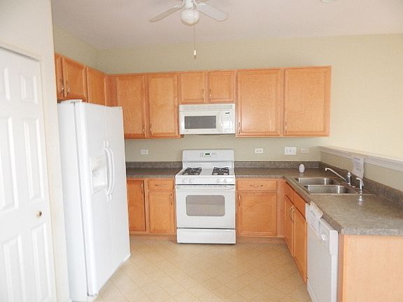 3rd image of 1692 Buckingham Dr #1692