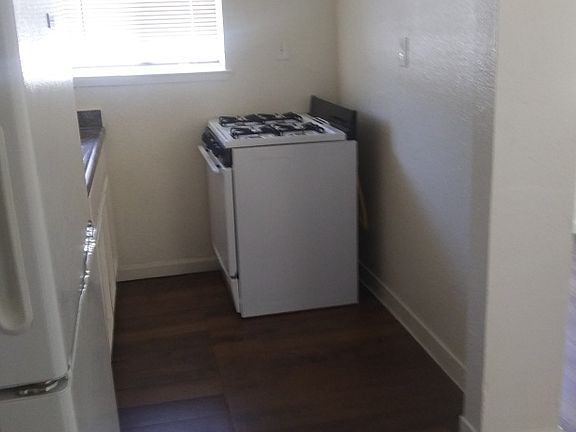 2nd image of 2408 Empress St