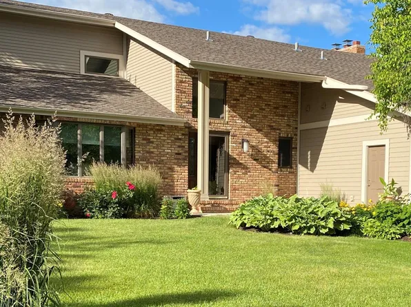 114 Prairiewood Dr S, Fargo, ND 58103