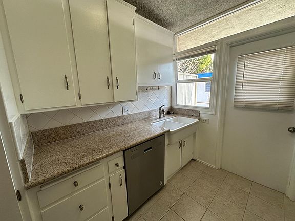 4th image of 949 N San Vicente Blvd APT 5