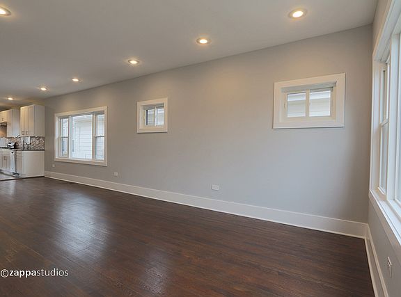 4th image of 5520 W Warwick Ave