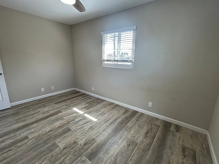 1149-1155 Felspar Street — Photo 32