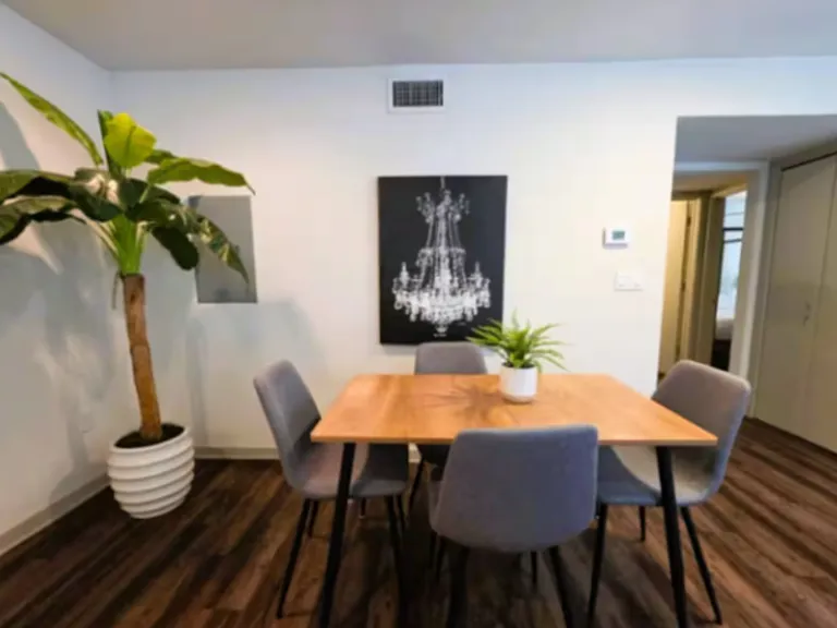 2806 Reagan St #206 — Photo 2