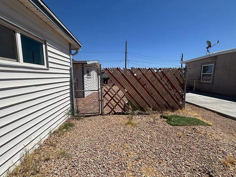 227 S Texas Ave #B — Photo 26
