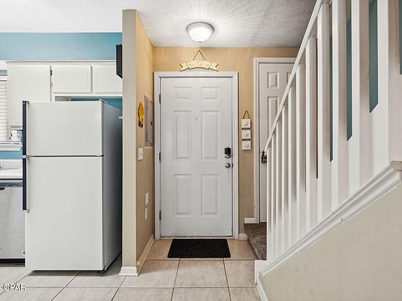 4th image of 212 Saint Katherine Blvd