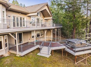 482 Hidden Valley Ln, Rogue River, OR 97537