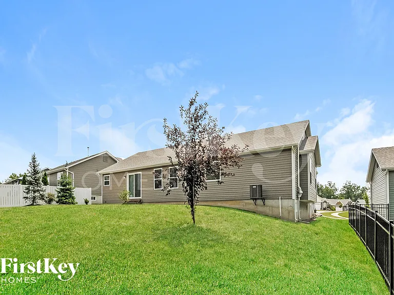 1811 Barclay Trail Dr — Photo 15