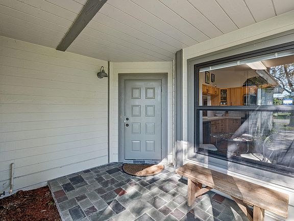 3rd image of 2570 Bedford Mews Dr