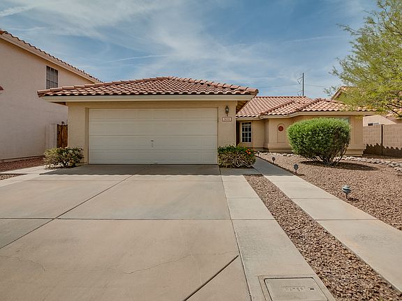 2nd image of 3031 E Redwood Ln