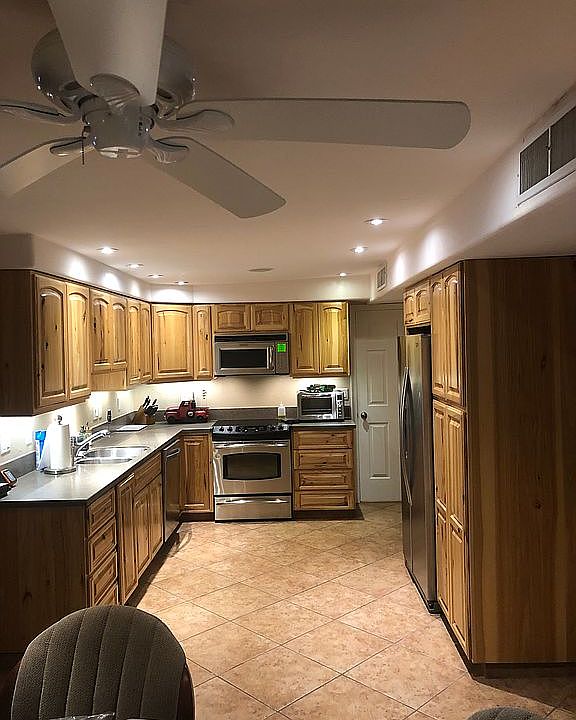 Kitchen to laundry rm/pantry