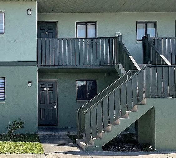 1566 University Ln #905 — Photo 1