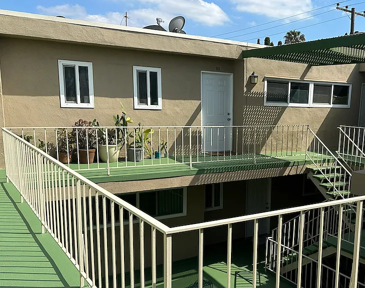915 N Stoneman Ave #10 — Photo 1