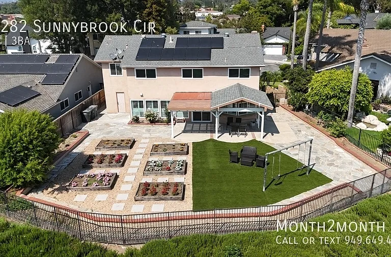24282 Sunnybrook Cir — Photo 32