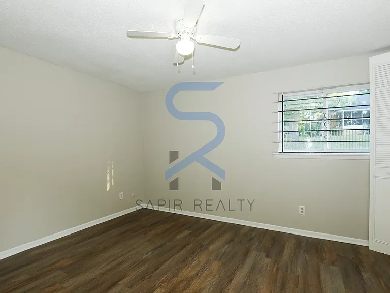 3300 College St #5 — Photo 11