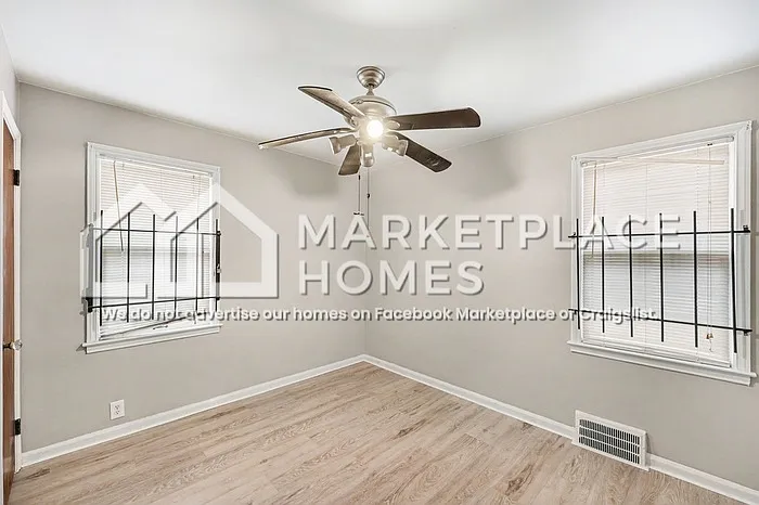 9917 Sussex St — Photo 16