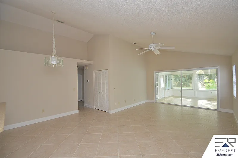 2 bed, 2.0 bath, 2238 sqft, $2,450 — Photo 3