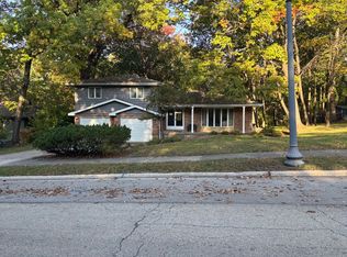 1265 Woodland Ct, Joliet, IL 60436