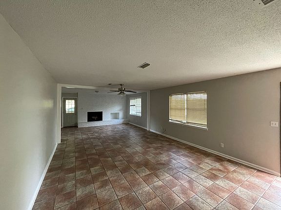 3rd image of 510 Tracey Cir