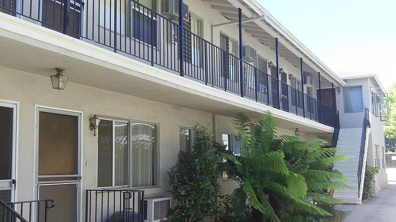 2nd image of 103 S Roosevelt Ave APT 03