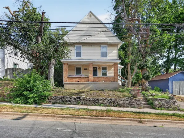 909 Hall St SE, Grand Rapids, MI 49507