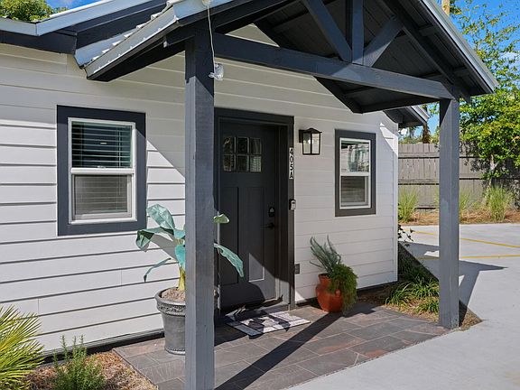 3rd image of 405 Massalina Dr