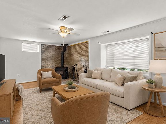 5th image of 1099 Linden Tree Dr