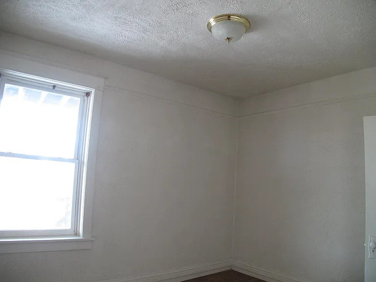 502 Bryan St #F — Photo 8