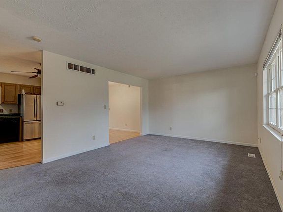 5th image of 5945 Flaig Dr