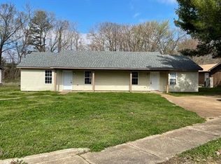 126 Skyhaven Dr #R, Jackson, TN 38305