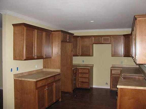 3rd image of 203 Amanda Leighann Dr