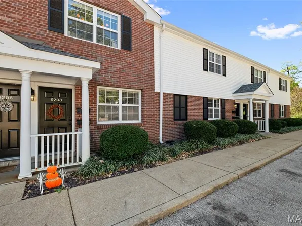 9208 Eager Rd, Saint Louis, MO 63144