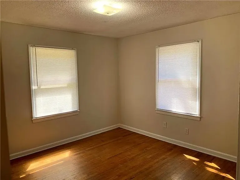 1404 Stevens Ln — Photo 20