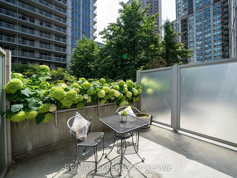 763 Bay St #307 — Photo 23