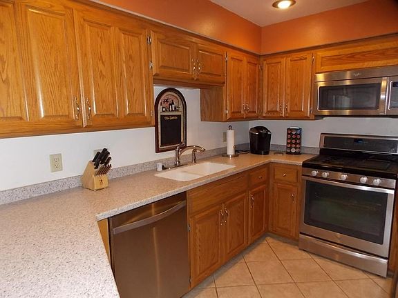 5th image of W157N11457 Hilbert Ln Unit E