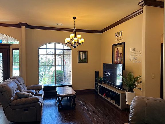 3rd image of 13609 Rachel Ct