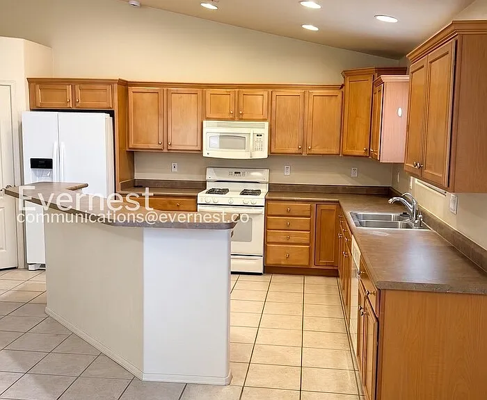 10454 E Ravenswood St — Photo 4