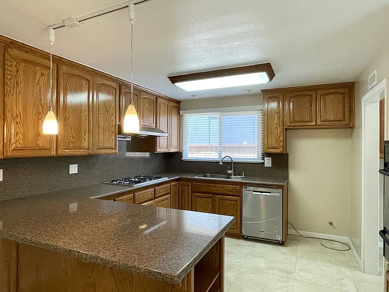 23370 Schoolcraft St — Photo 24
