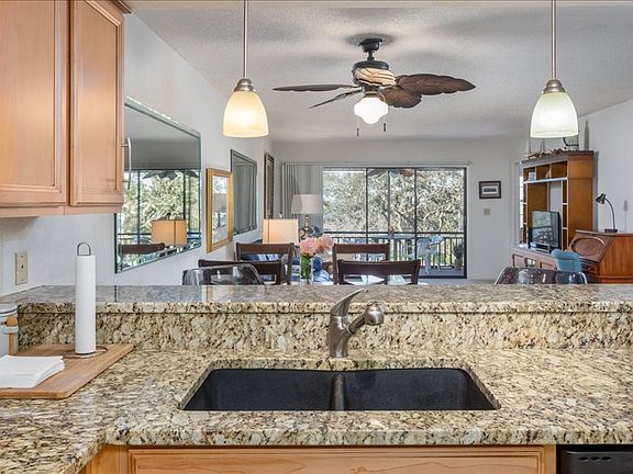 2nd image of 1655 Lakeview Dr Unit A201