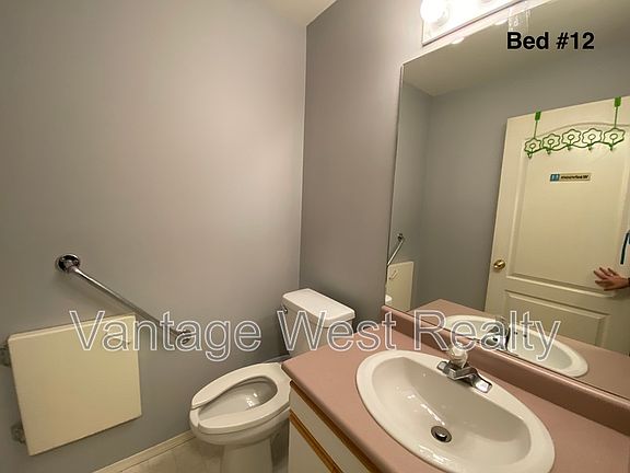 5th image of 453 Morrison Ave #12