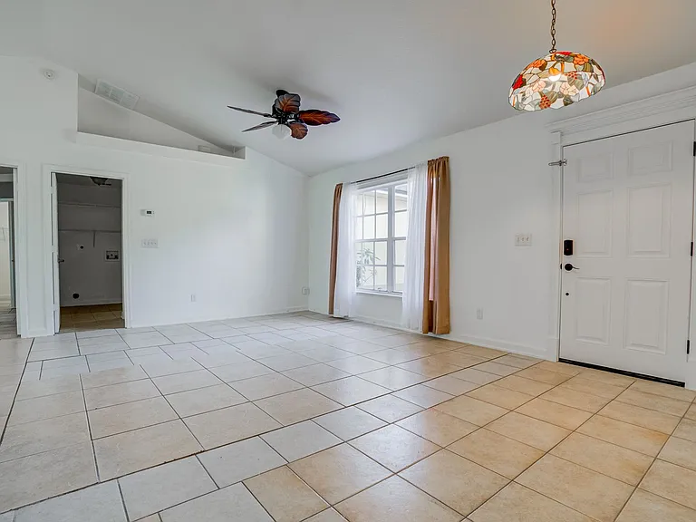 942 Whisler Ct — Photo 9