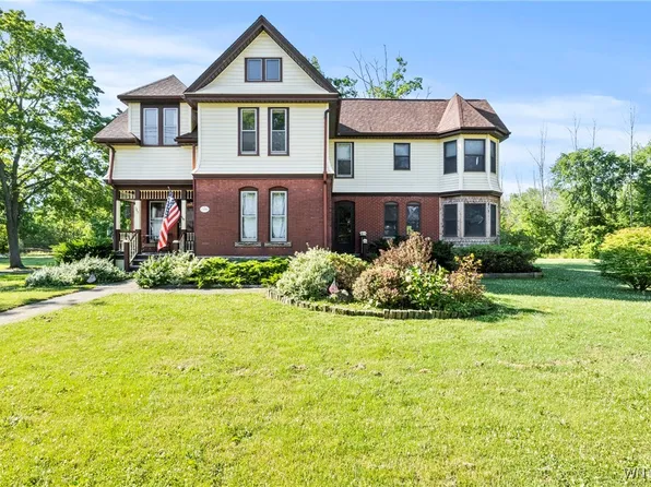 347 Lockport St, Youngstown, NY 14174