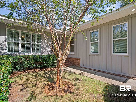 3rd image of 133 Oak Bend Ct