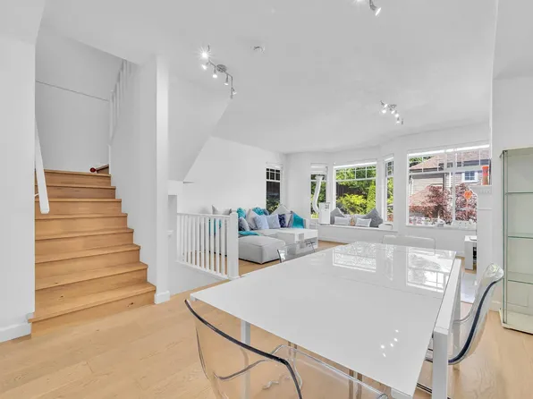 5950 Oakdale Rd #22, Burnaby, BC V5H 4R5